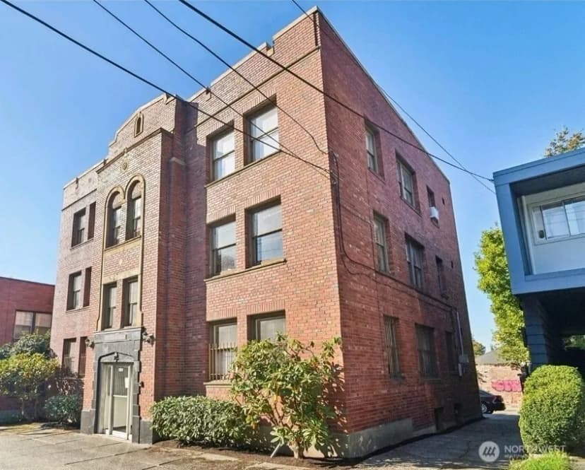 Property photo for 315 12th Avenue E, Seattle photo 3
