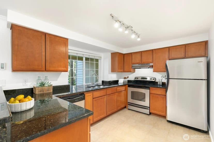 Property photo for 10022 Ne 120th Lane #g101, Kirkland photo 10