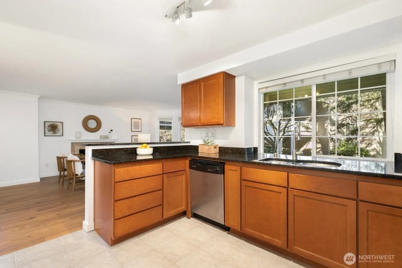 Property photo for 10022 Ne 120th Lane #g101, Kirkland photo 12