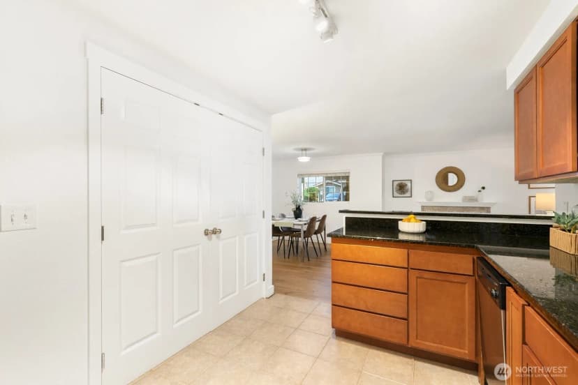 Property photo for 10022 Ne 120th Lane #g101, Kirkland photo 13
