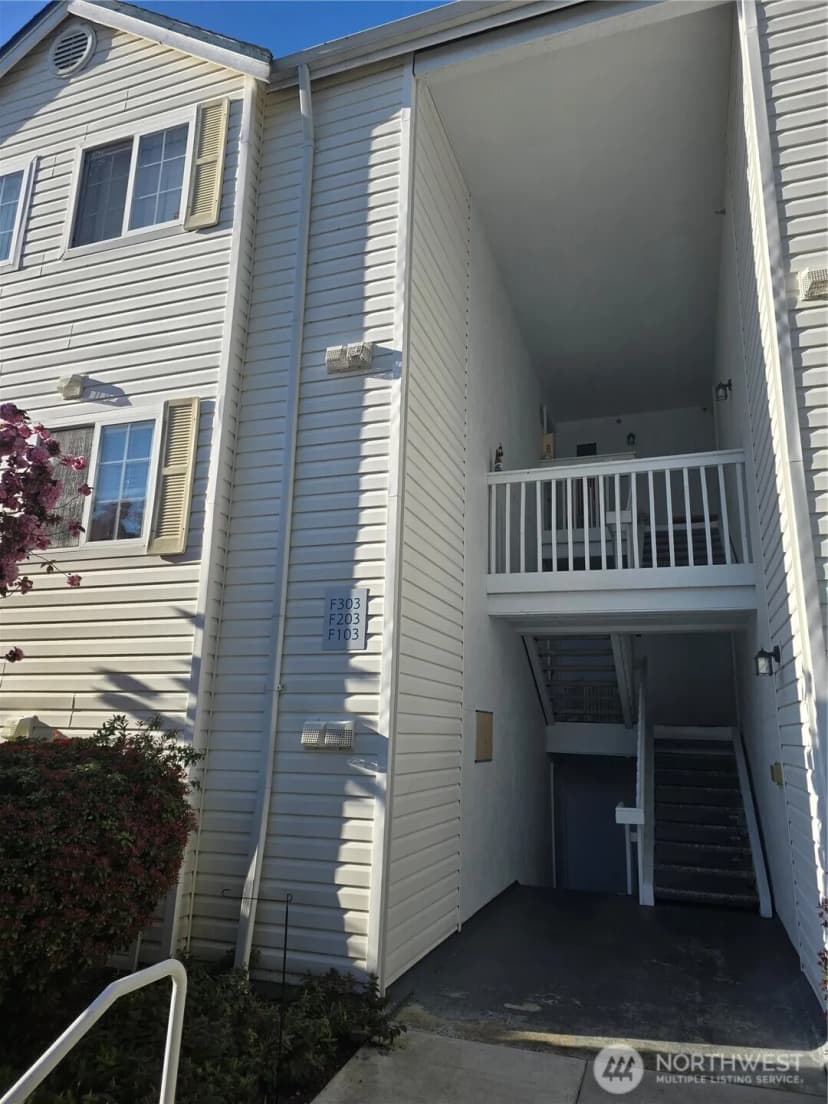 Property photo for 11002 Se Petrovitsky Road #f103, Renton photo 2