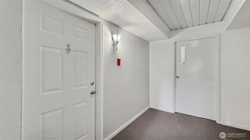 Property photo for 4106 Factoria Boulevard Se #c111, Bellevue photo 17