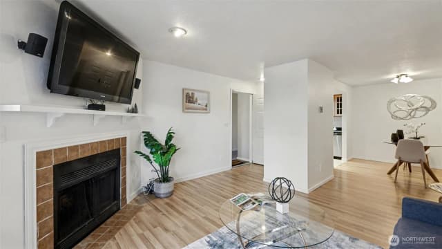 Property photo for 4106 Factoria Boulevard Se #c111, Bellevue photo 5