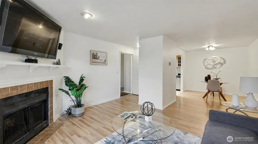 Property photo for 4106 Factoria Boulevard Se #c111, Bellevue photo 6