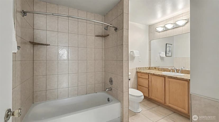 Property photo for 4106 Factoria Boulevard Se #c111, Bellevue photo 14
