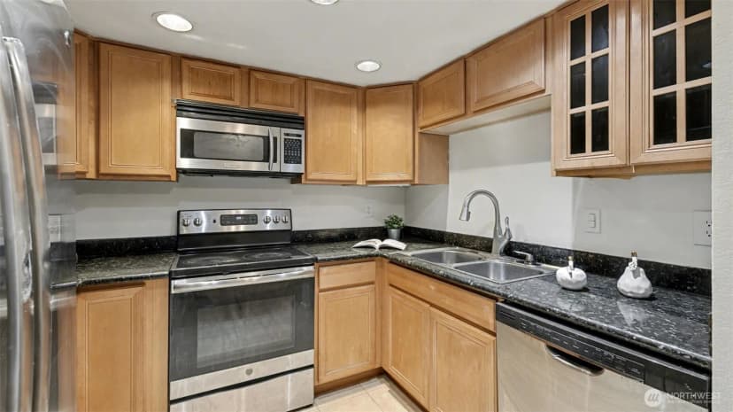 Property photo for 4106 Factoria Boulevard Se #c111, Bellevue photo 9