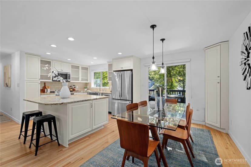 Property photo for 3411 77th Place Se, Mercer Island photo 8