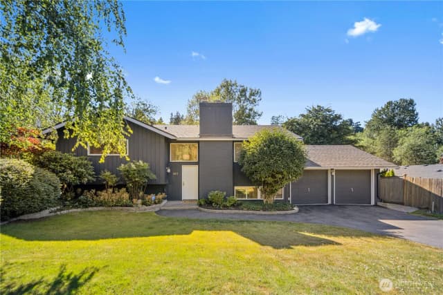 Property photo for 3411 77th Place Se, Mercer Island, WA 98040