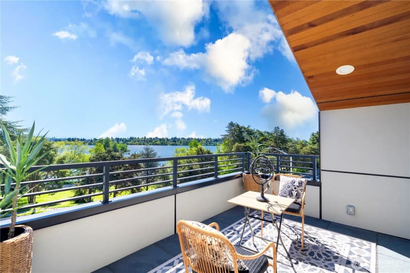 Property photo for 7107 Aurora Avenue N, Seattle photo 16