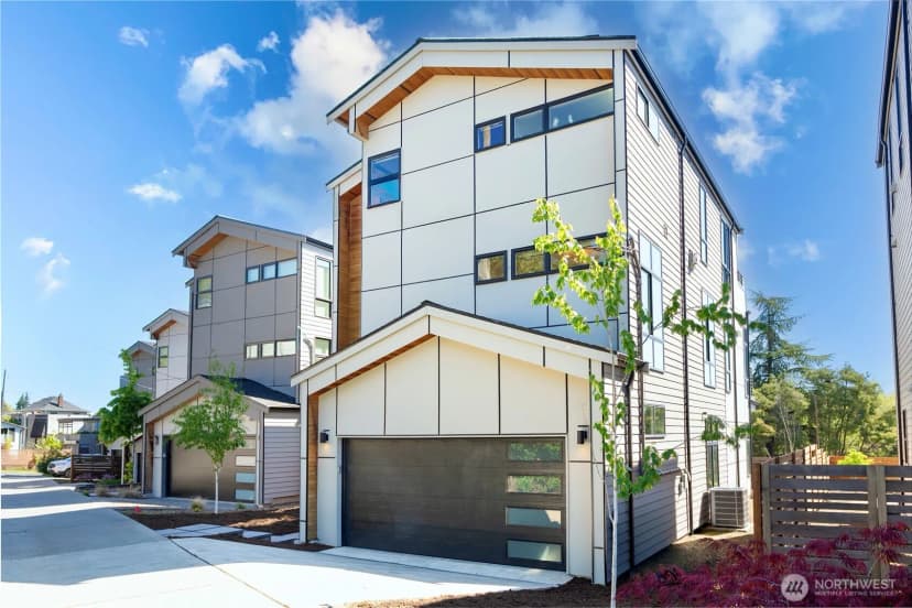 Property photo for 7107 Aurora Avenue N, Seattle