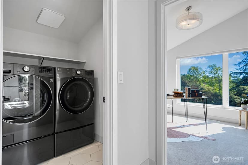 Property photo for 7107 Aurora Avenue N, Seattle photo 19