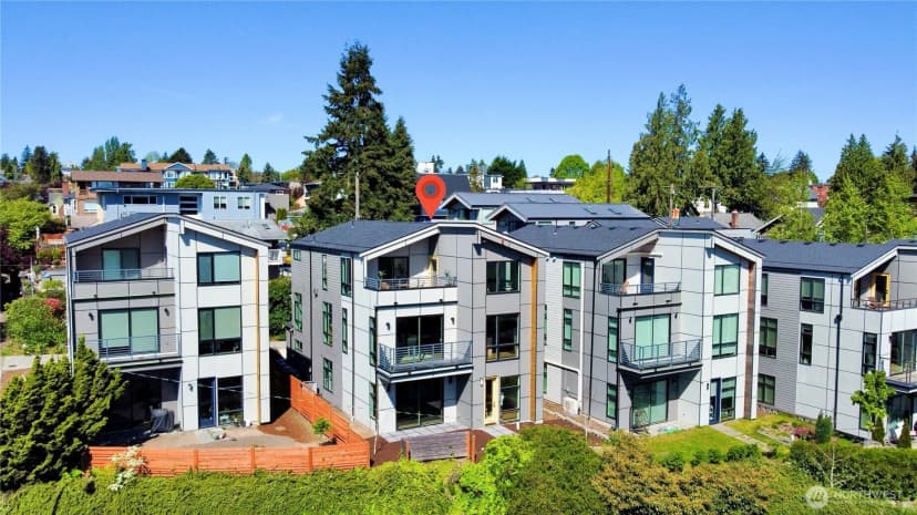Property photo for 7107 Aurora Avenue N, Seattle photo 32