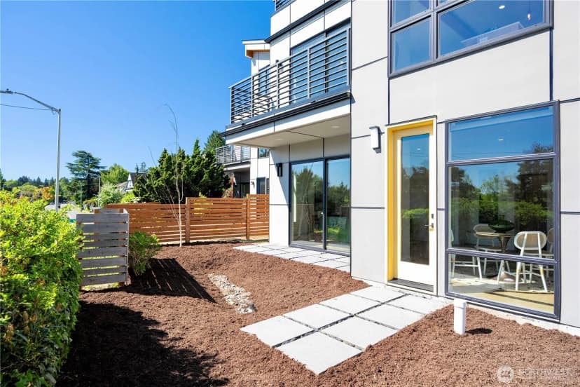 Property photo for 7107 Aurora Avenue N, Seattle photo 31