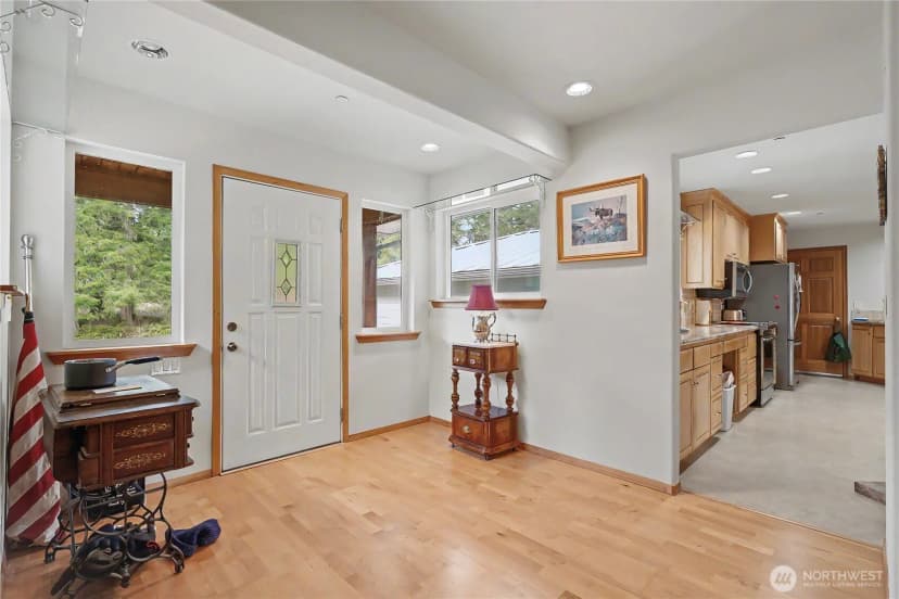 Property photo for 48513 144th Avenue E, Eatonville photo 3