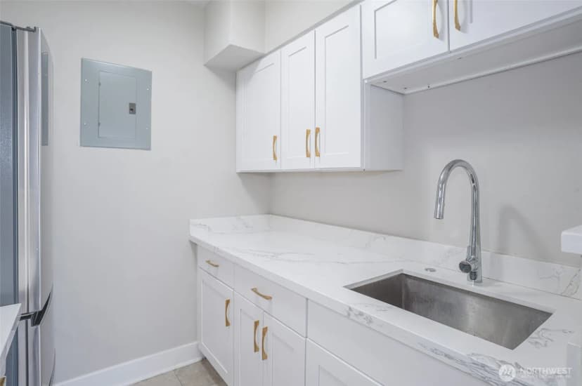 Property photo for 1605 E Olive Street #307, Seattle photo 8