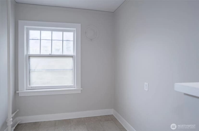 Property photo for 1605 E Olive Street #307, Seattle photo 5