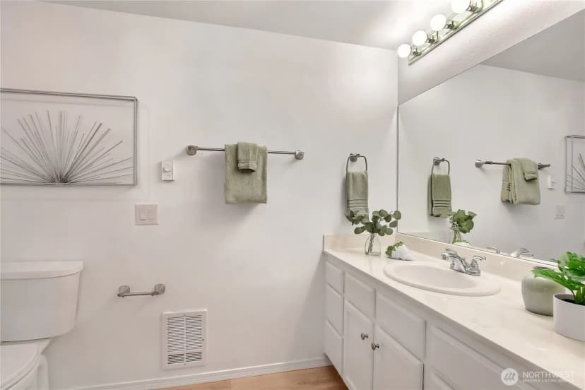 Property photo for 4133 224th Lane Se #202, Issaquah photo 18