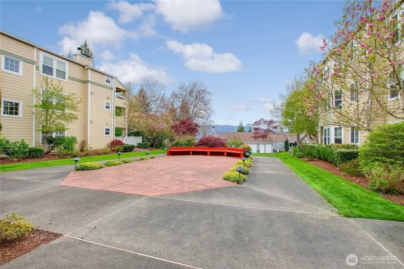 Property photo for 4133 224th Lane Se #202, Issaquah photo 3