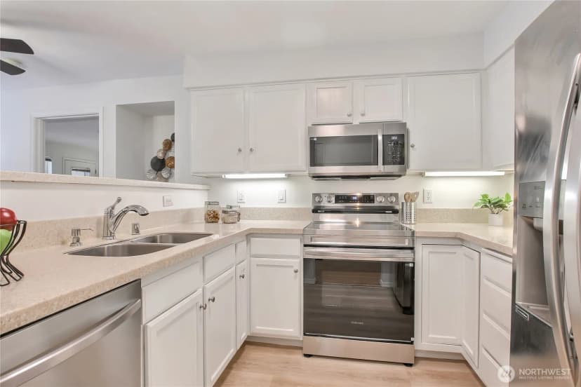 Property photo for 4133 224th Lane Se #202, Issaquah photo 8