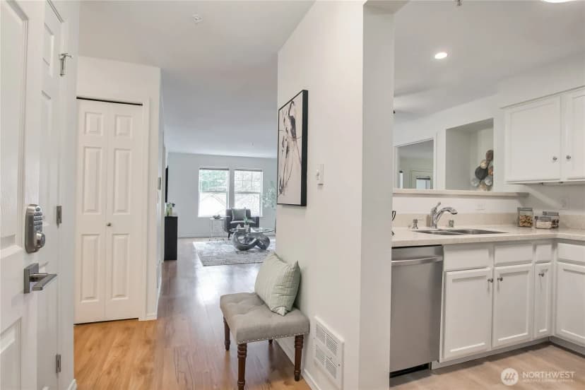 Property photo for 4133 224th Lane Se #202, Issaquah photo 6