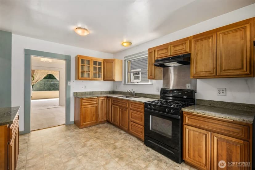 Property photo for 401 23rd Avenue E, Seattle photo 11
