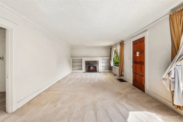 Property photo for 401 23rd Avenue E, Seattle photo 5