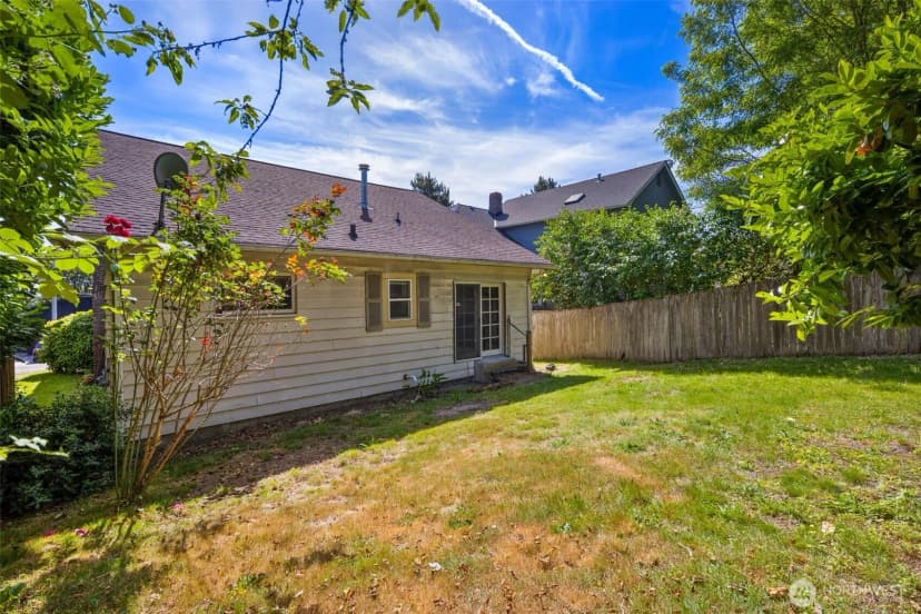 Property photo for 401 23rd Avenue E, Seattle photo 24