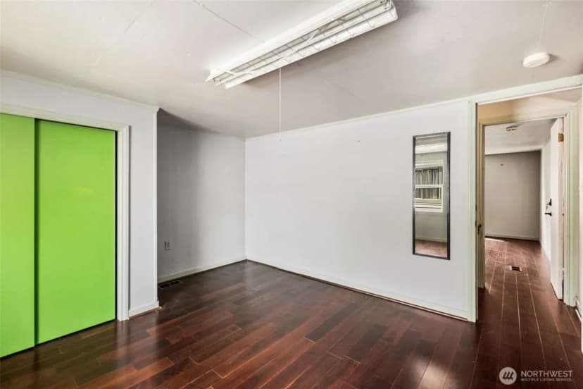 Property photo for 401 23rd Avenue E, Seattle photo 18