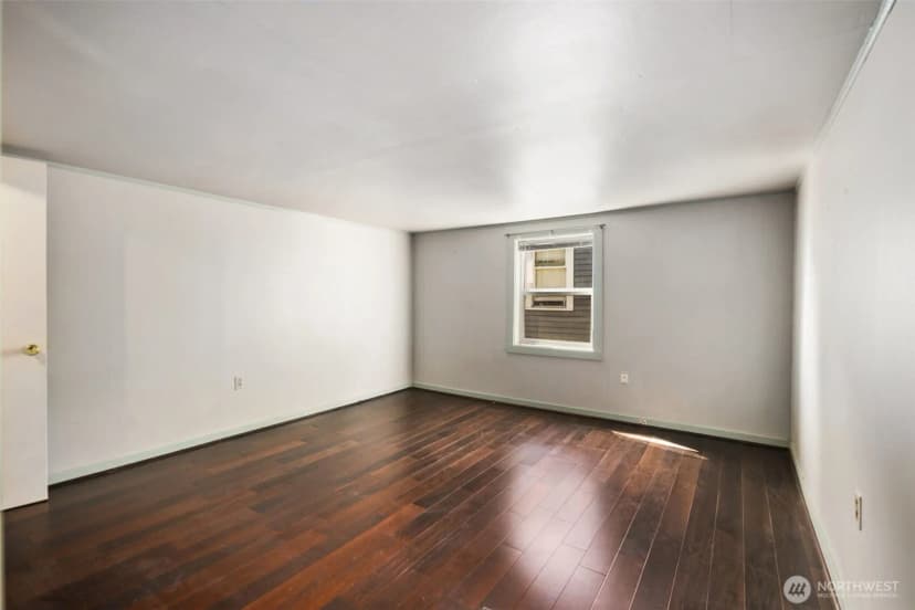 Property photo for 401 23rd Avenue E, Seattle photo 16