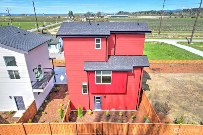 Property photo for 27523 102nd Avenue Nw #d, Stanwood photo 16