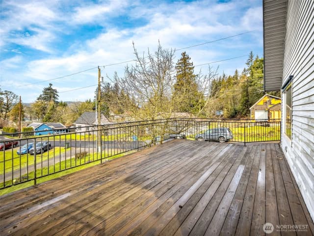 Property photo for 397 Juniper Street, Kalama photo 4