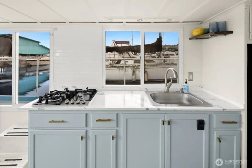 Property photo for 1818 Westlake Avenue N #d22, Seattle photo 8