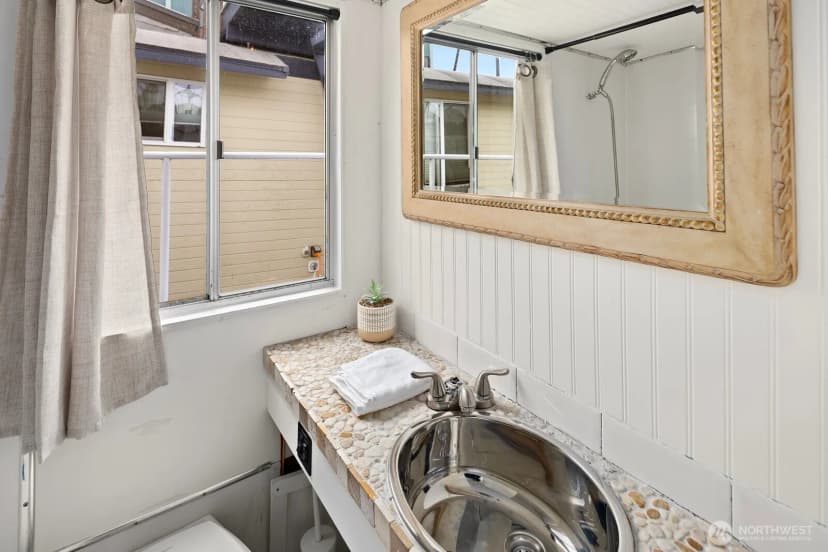 Property photo for 1818 Westlake Avenue N #d22, Seattle photo 16