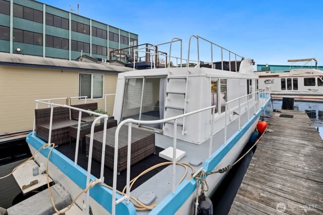 Property photo for 1818 Westlake Avenue N #d22, Seattle photo 3