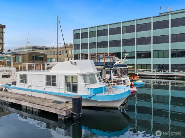 Property photo for 1818 Westlake Avenue N #d22, Seattle photo 2