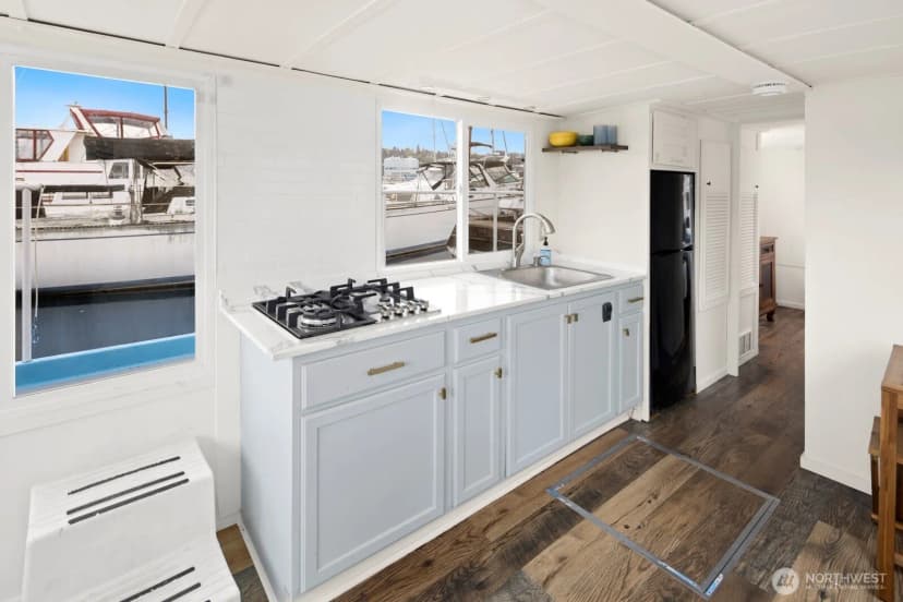 Property photo for 1818 Westlake Avenue N #d22, Seattle photo 7