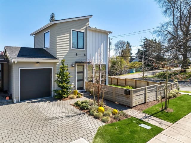 Property photo for 7502 32nd Avenue Ne #a, Seattle
