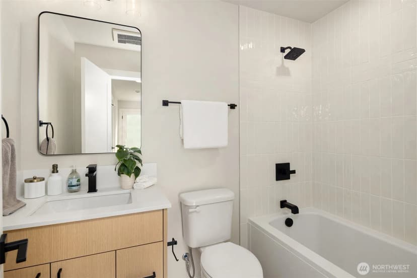 Property photo for 5718 14th Avenue Nw, Seattle photo 12