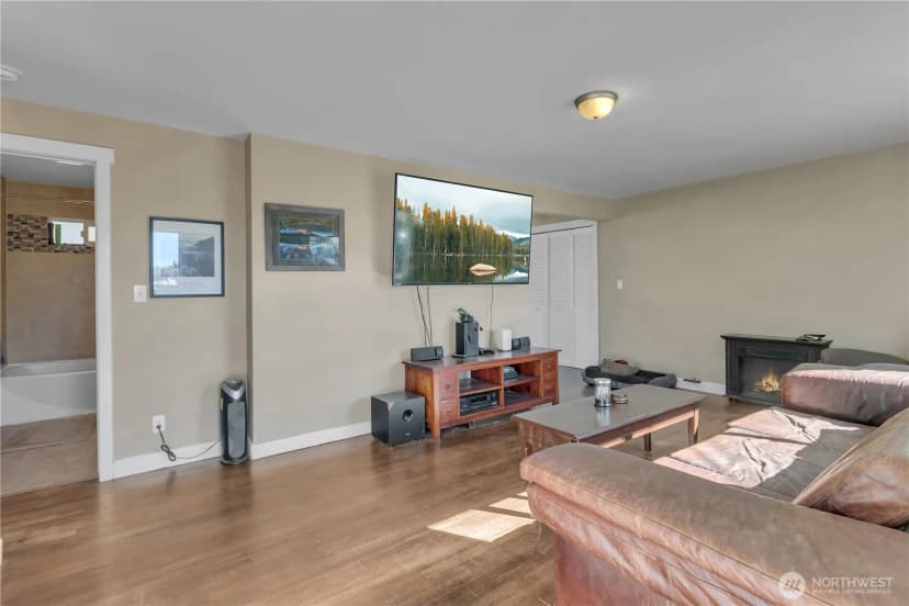 Property photo for 516 6th Ave S, Kent photo 8