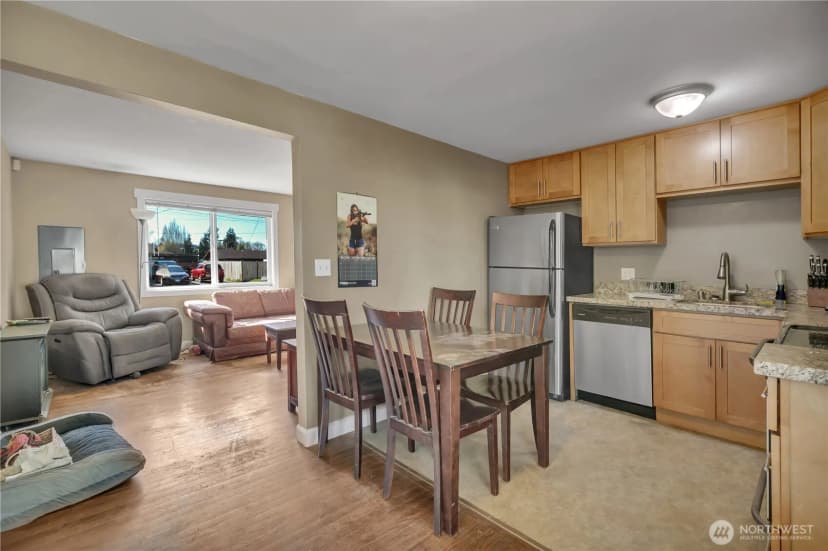 Property photo for 516 6th Ave S, Kent photo 13