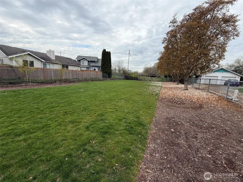Property photo for 516 6th Ave S, Kent photo 28