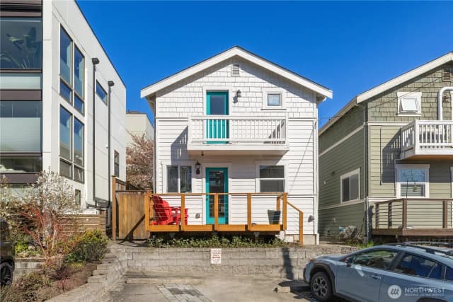 Property photo for 1123 24th Avenue S, Seattle photo 3