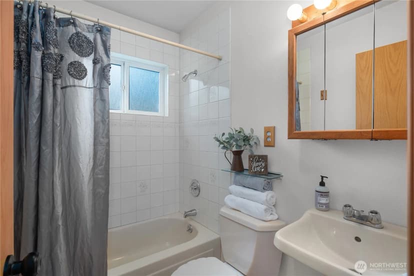 Property photo for 140 E Saint Andrews Drive, Shelton photo 23