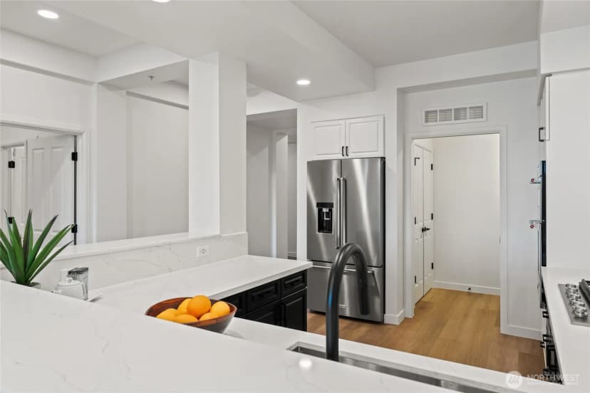 Property photo for 10015 Ne 4th Street #3002, Bellevue photo 11