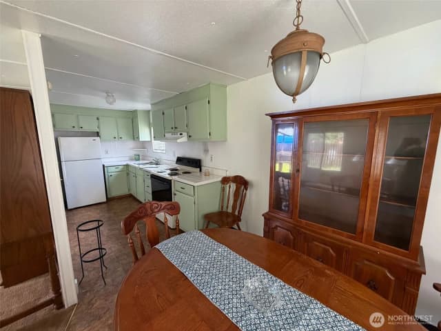 Property photo for 14408 Portland Avenue Sw, Lakewood photo 3