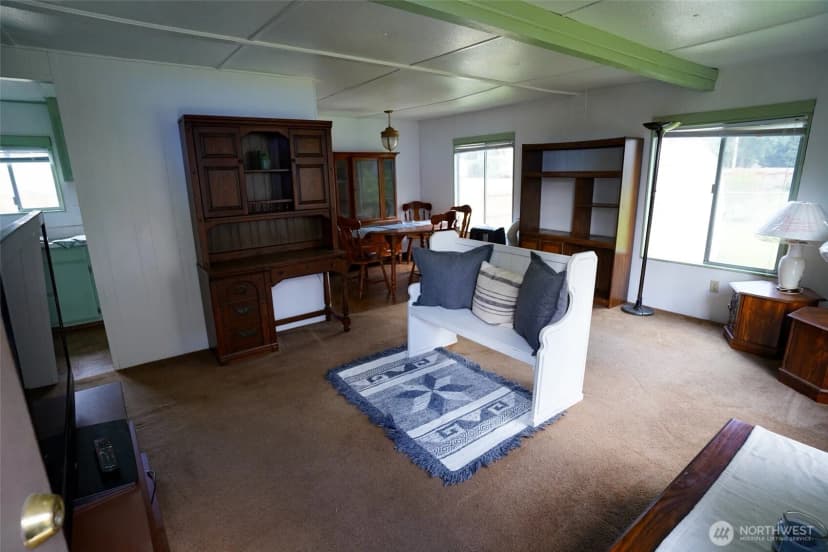 Property photo for 14408 Portland Avenue Sw, Lakewood photo 2