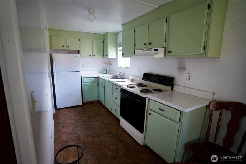 Property photo for 14408 Portland Avenue Sw, Lakewood photo 4