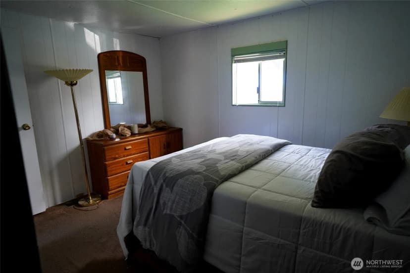 Property photo for 14408 Portland Avenue Sw, Lakewood photo 9