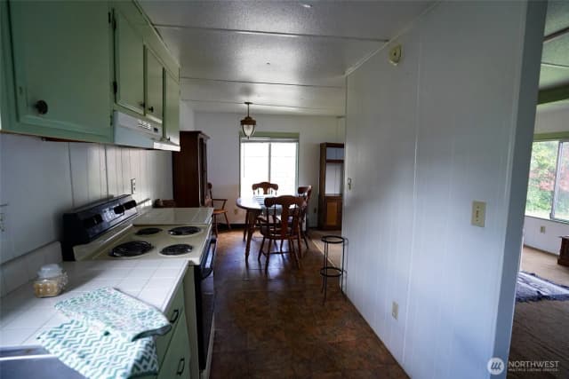 Property photo for 14408 Portland Avenue Sw, Lakewood photo 5
