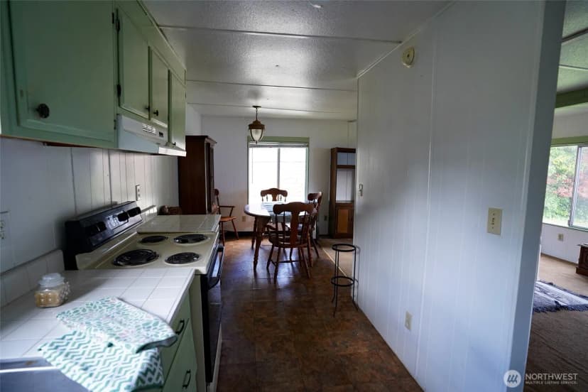 Property photo for 14408 Portland Avenue Sw, Lakewood photo 5